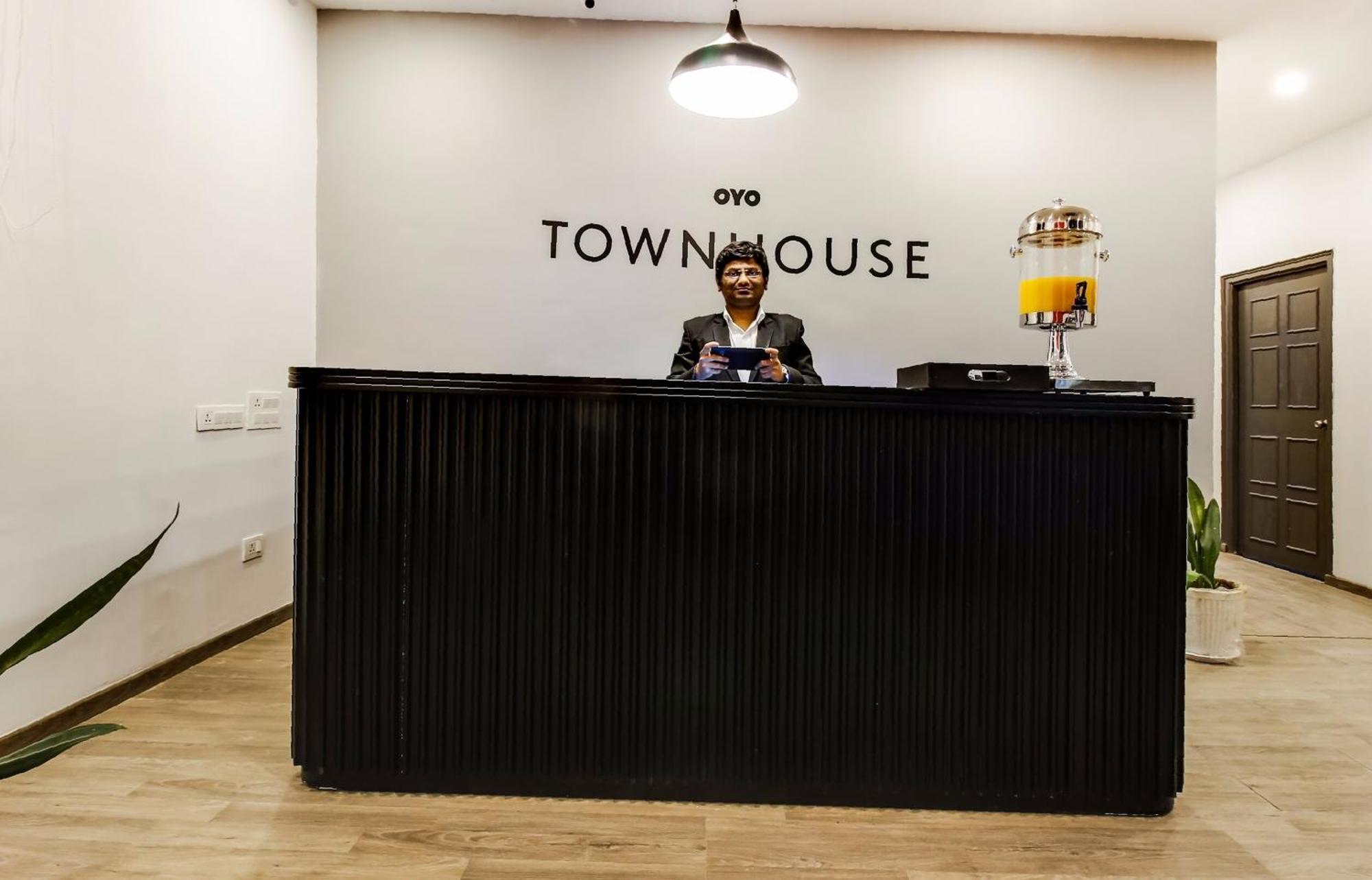 Hotel Townhouse De Alphabet Hajdarabad Zewnętrze zdjęcie